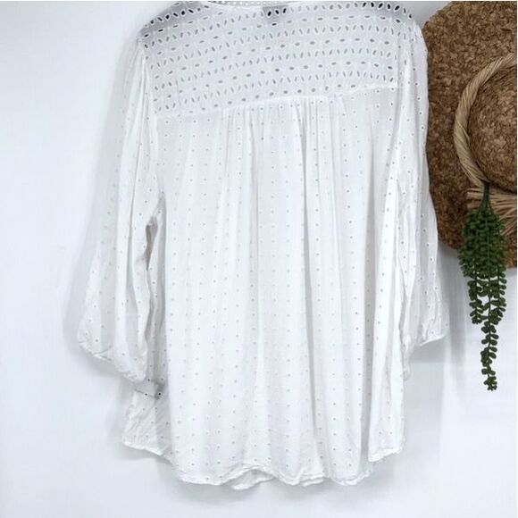 Torrid Eyelet Peasant Blouse Top Plus Size White Size 3 22/24 - Picture 2 of 12